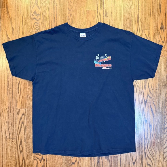 Gildan Other - Gildan Navy Short Sleeve Tee with Small Surf Graphic